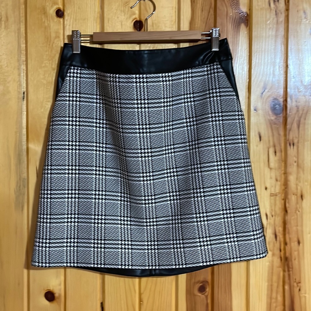 The Limited Hounds Tooth Skirt Faux Leather A-Line Work Skirt Size 10